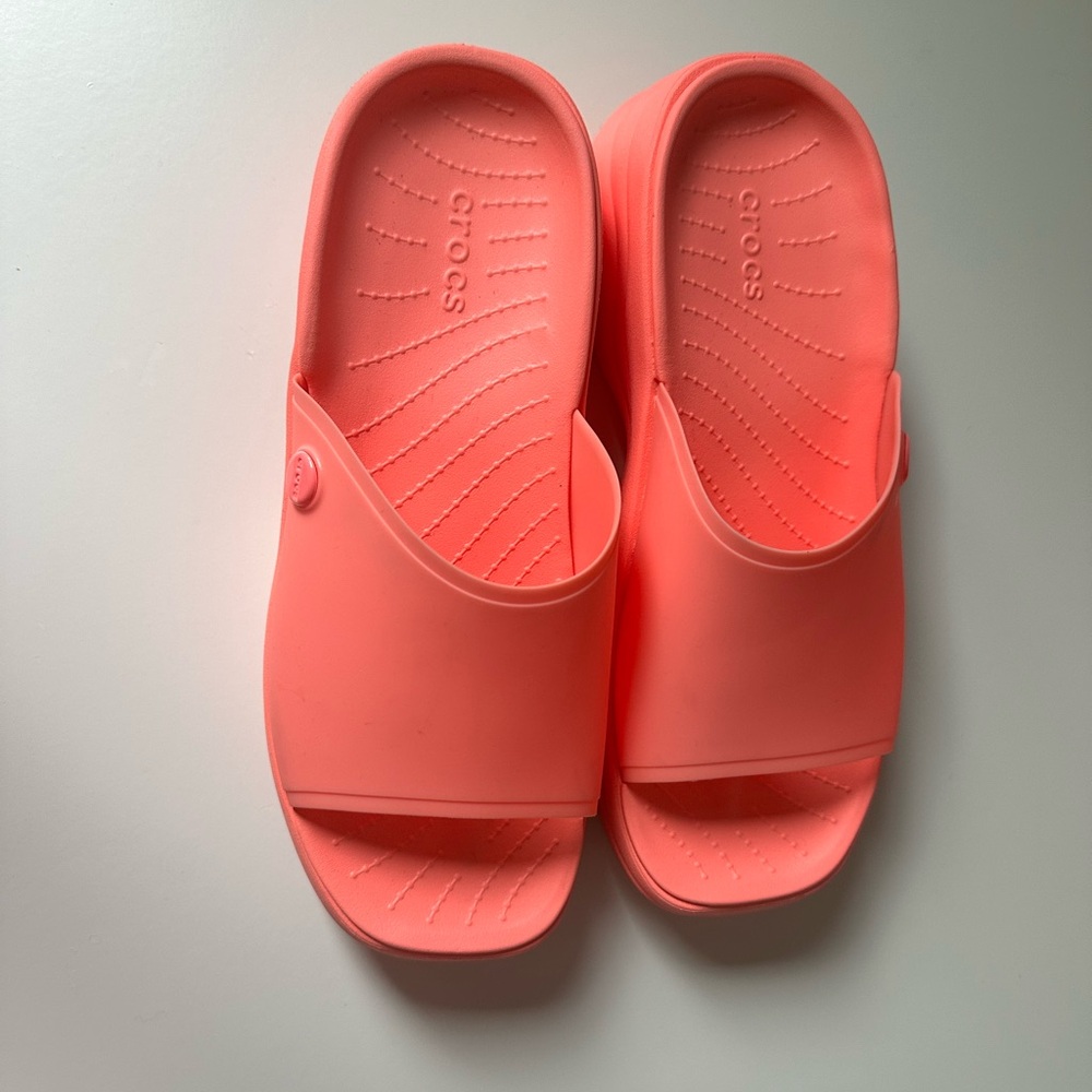 CROCS Vibrant Coral Slides